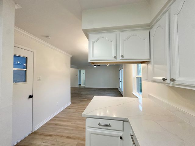 9539 Beverlyhill Street, Houston, TX 77063