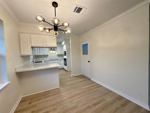 9539 Beverlyhill Street, Houston, TX 77063