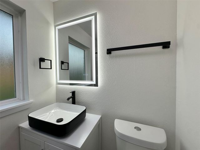 9539 Beverlyhill Street, Houston, TX 77063