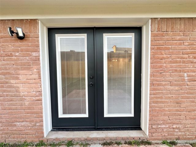 9539 Beverlyhill Street, Houston, TX 77063