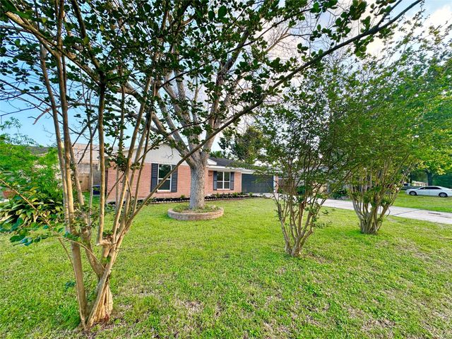 9539 Beverlyhill Street, Houston, TX 77063