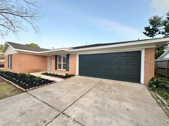 9539 Beverlyhill Street, Houston, TX 77063