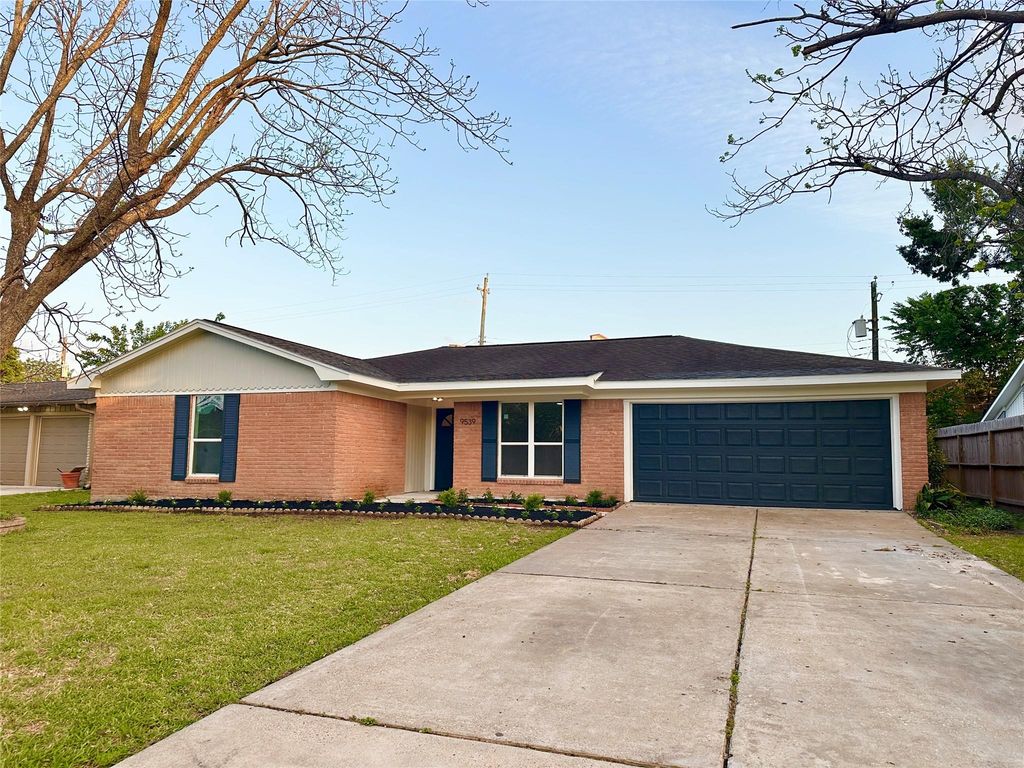 9539 Beverlyhill Street, Houston, TX 77063