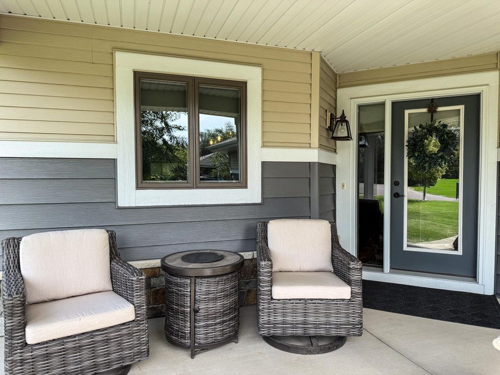 2047 Goodview Avenue N, Oakdale, MN 55128 — photo 5
