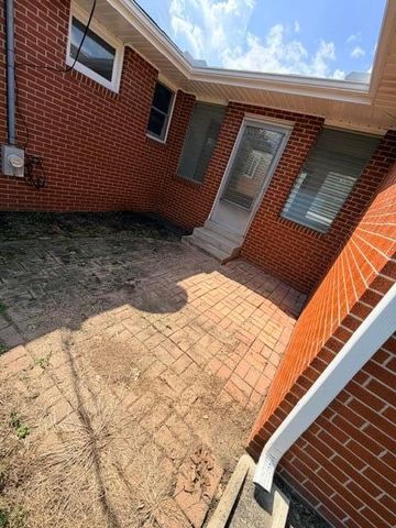 958 Shaw Drive, Newark, OH 43055