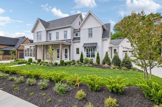 8876 Edgecomb Dr, College Grove, TN 37046