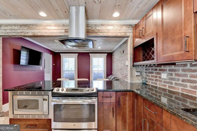 2105 Sandown Court, Lawrenceville, GA 30043