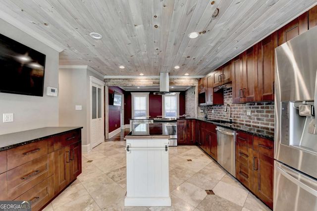 2105 Sandown Court, Lawrenceville, GA 30043