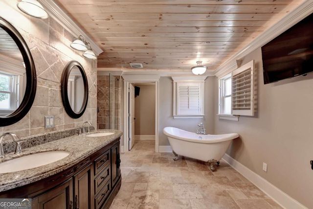 2105 Sandown Court, Lawrenceville, GA 30043