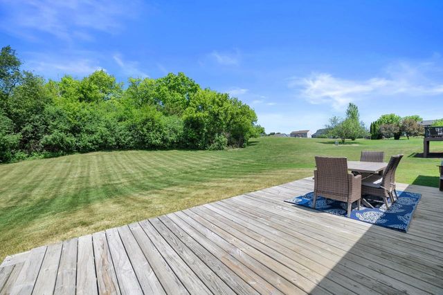 230 Thurow DRIVE, Oconomowoc, WI 53066