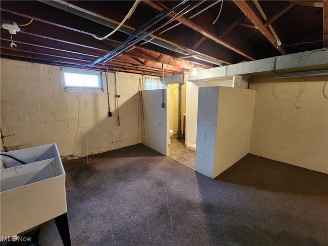 587 Edison Street, Struthers, OH 44471