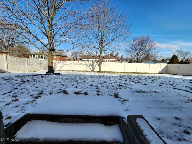 587 Edison Street, Struthers, OH 44471