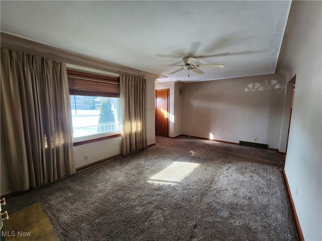 587 Edison Street, Struthers, OH 44471