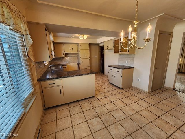 587 Edison Street, Struthers, OH 44471