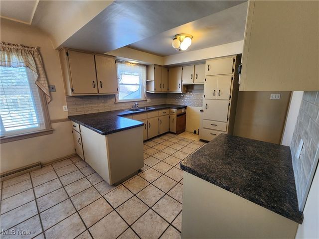 587 Edison Street, Struthers, OH 44471