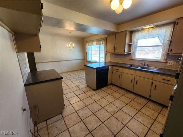 587 Edison Street, Struthers, OH 44471