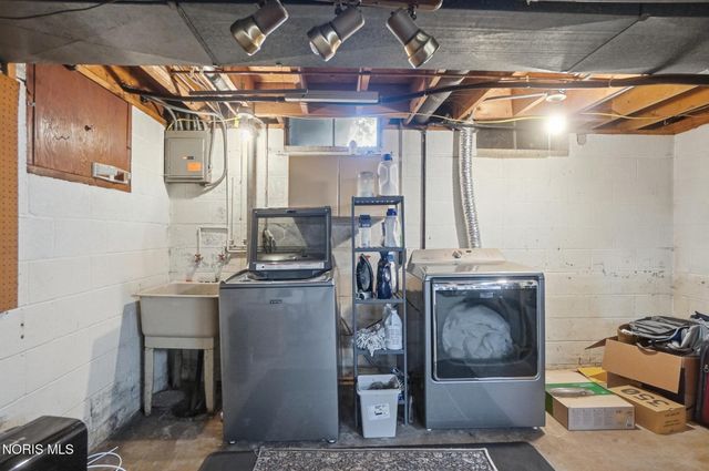 5743 E Candlestick Court, Toledo, OH 43615