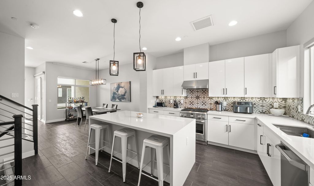 1717 E MORTEN Avenue 5, Phoenix, AZ 85020