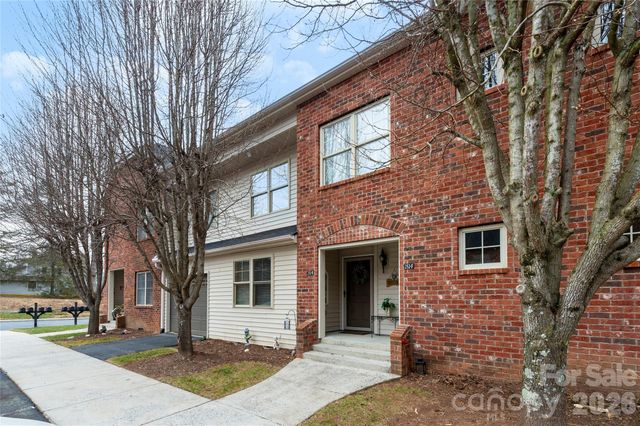 252 Wash Creek Drive B, Hendersonville, NC 28739