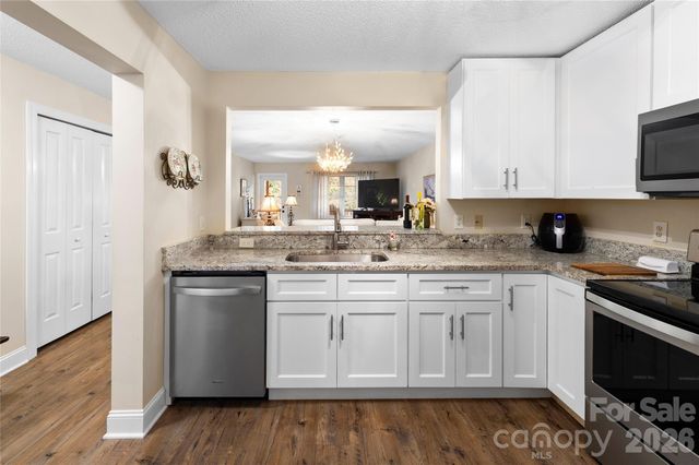 252 Wash Creek Drive B, Hendersonville, NC 28739