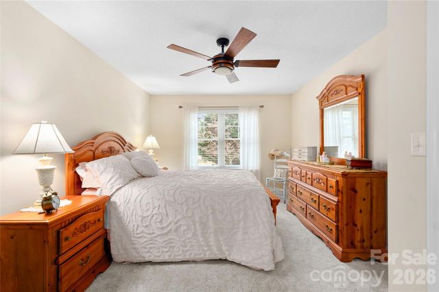 252 Wash Creek Drive B, Hendersonville, NC 28739