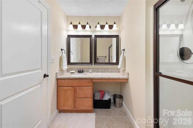 252 Wash Creek Drive B, Hendersonville, NC 28739