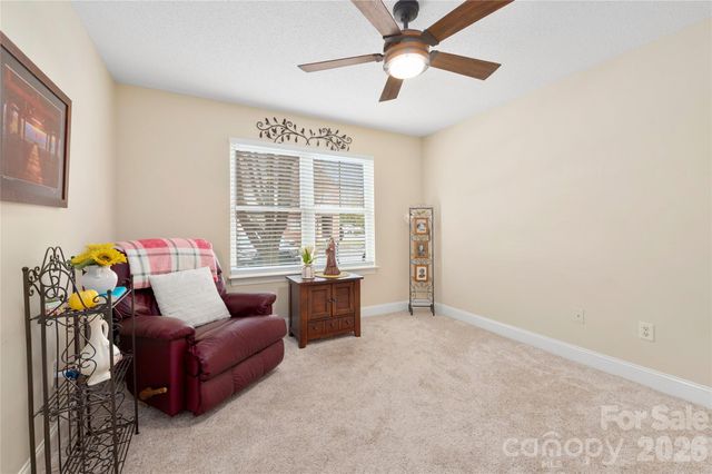 252 Wash Creek Drive B, Hendersonville, NC 28739