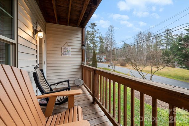 252 Wash Creek Drive B, Hendersonville, NC 28739