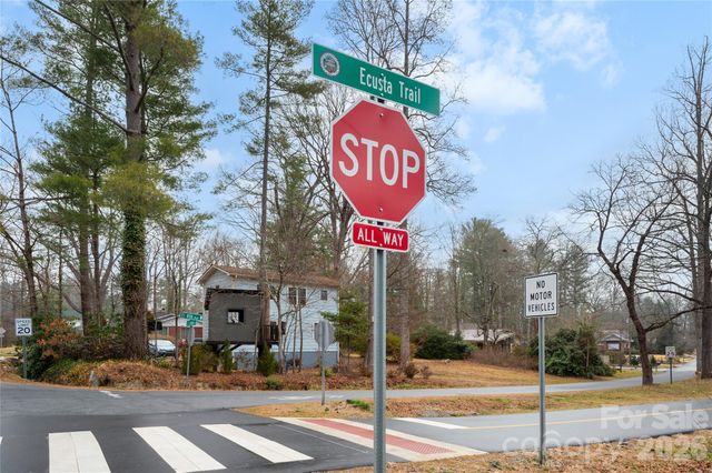 252 Wash Creek Drive B, Hendersonville, NC 28739