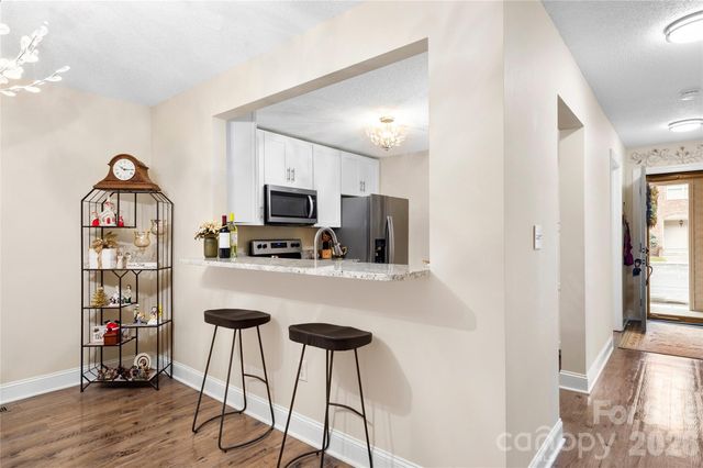 252 Wash Creek Drive B, Hendersonville, NC 28739