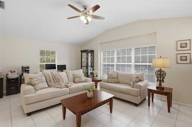 6406 ROSEFINCH COURT 204, Lakewood Ranch, FL 34202