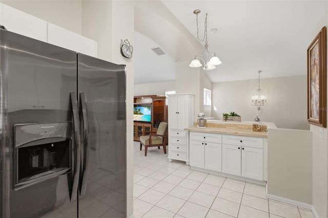 6406 ROSEFINCH COURT 204, Lakewood Ranch, FL 34202