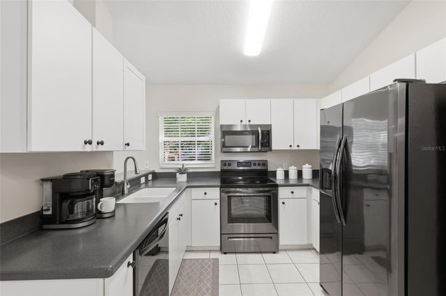 6406 ROSEFINCH COURT 204, Lakewood Ranch, FL 34202