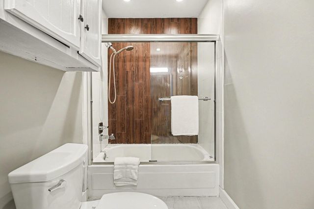 18206 Heritage Lane 8206, Nassau Bay, TX 77058