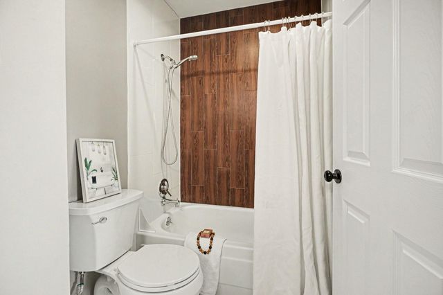 18206 Heritage Lane 8206, Nassau Bay, TX 77058