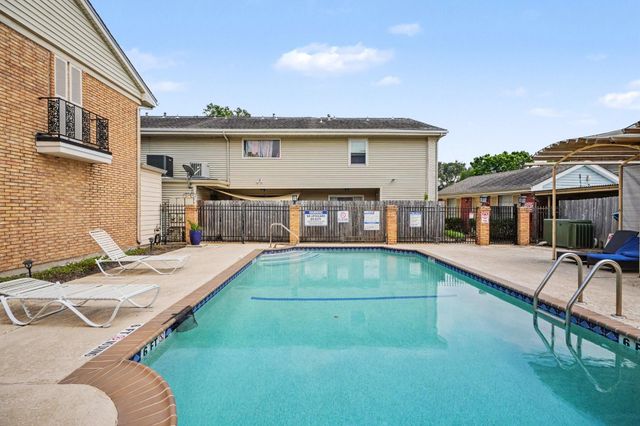 18206 Heritage Lane 8206, Nassau Bay, TX 77058