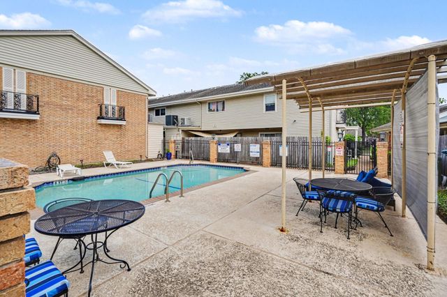 18206 Heritage Lane 8206, Nassau Bay, TX 77058