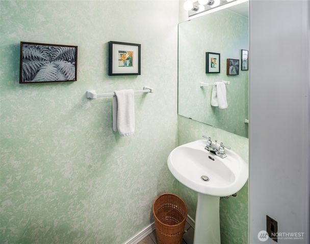 11521 Pine Court, Mukilteo, WA 98275