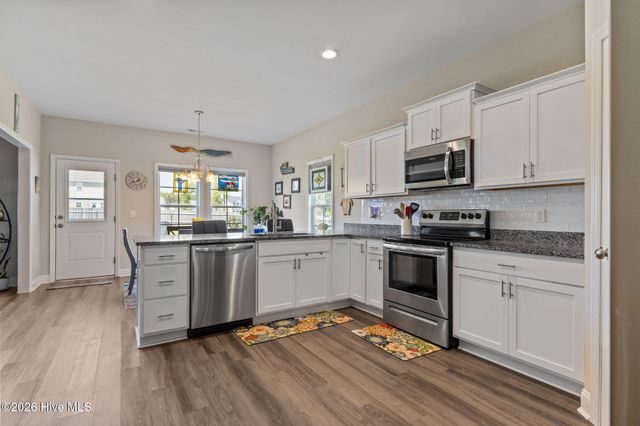 105 Starkey Creek Drive, Swansboro, NC 28584