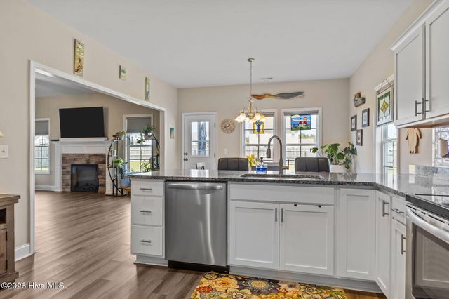 105 Starkey Creek Drive, Swansboro, NC 28584