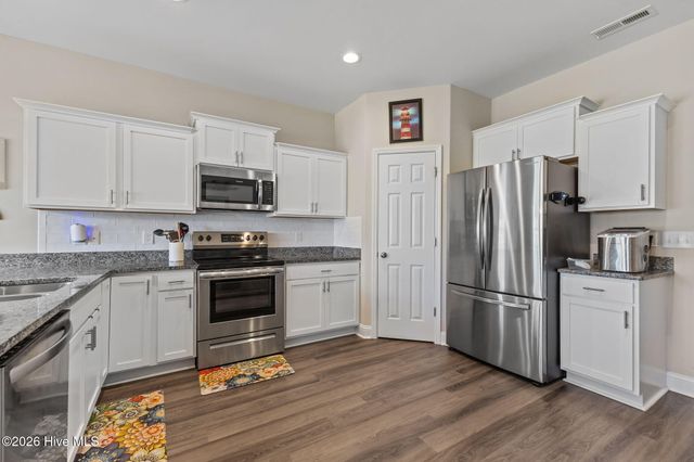 105 Starkey Creek Drive, Swansboro, NC 28584