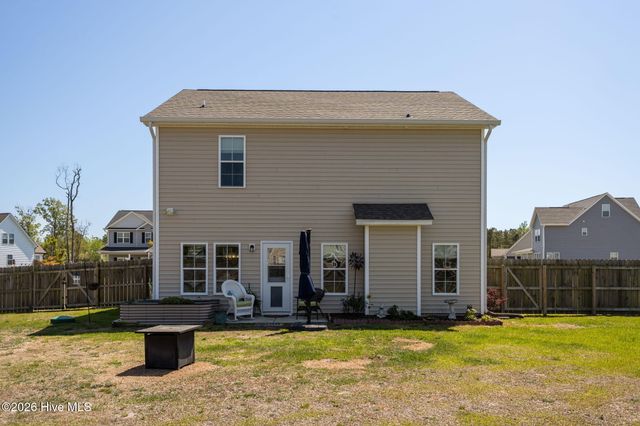 105 Starkey Creek Drive, Swansboro, NC 28584