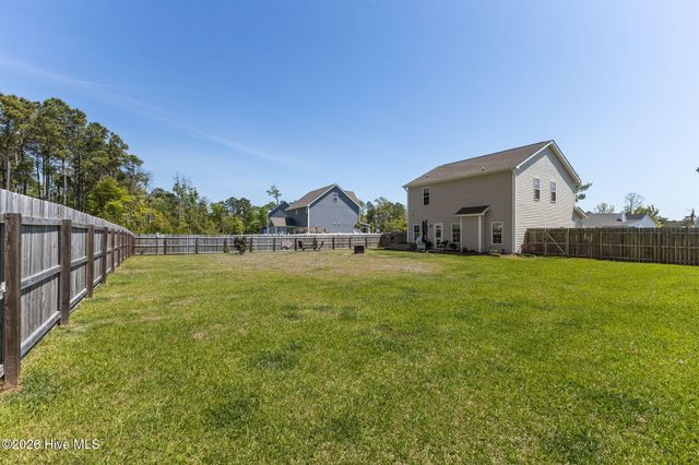 105 Starkey Creek Drive, Swansboro, NC 28584