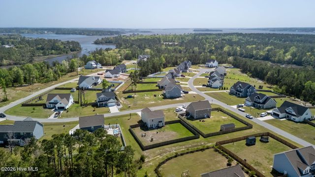 105 Starkey Creek Drive, Swansboro, NC 28584