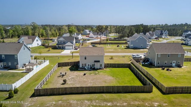 105 Starkey Creek Drive, Swansboro, NC 28584