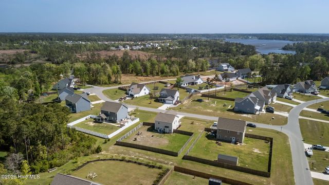 105 Starkey Creek Drive, Swansboro, NC 28584