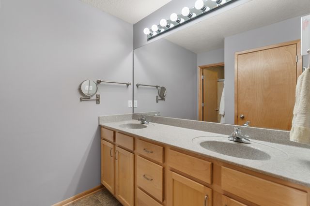 5010 Cleburne Court, Pleasant Hill, IA 50327