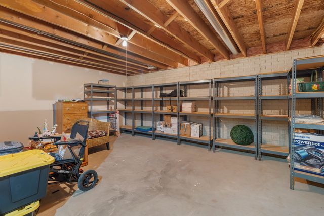 5010 Cleburne Court, Pleasant Hill, IA 50327