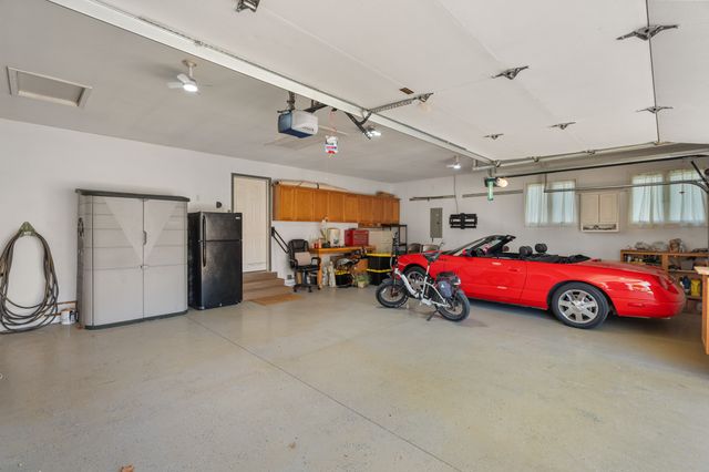 5010 Cleburne Court, Pleasant Hill, IA 50327