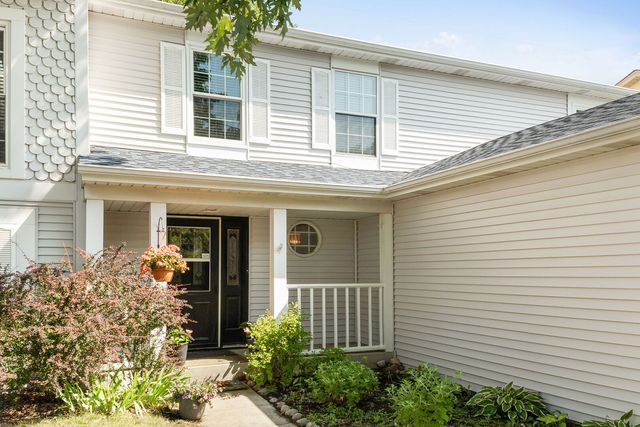 1615 Estate Circle, Naperville, IL 60565